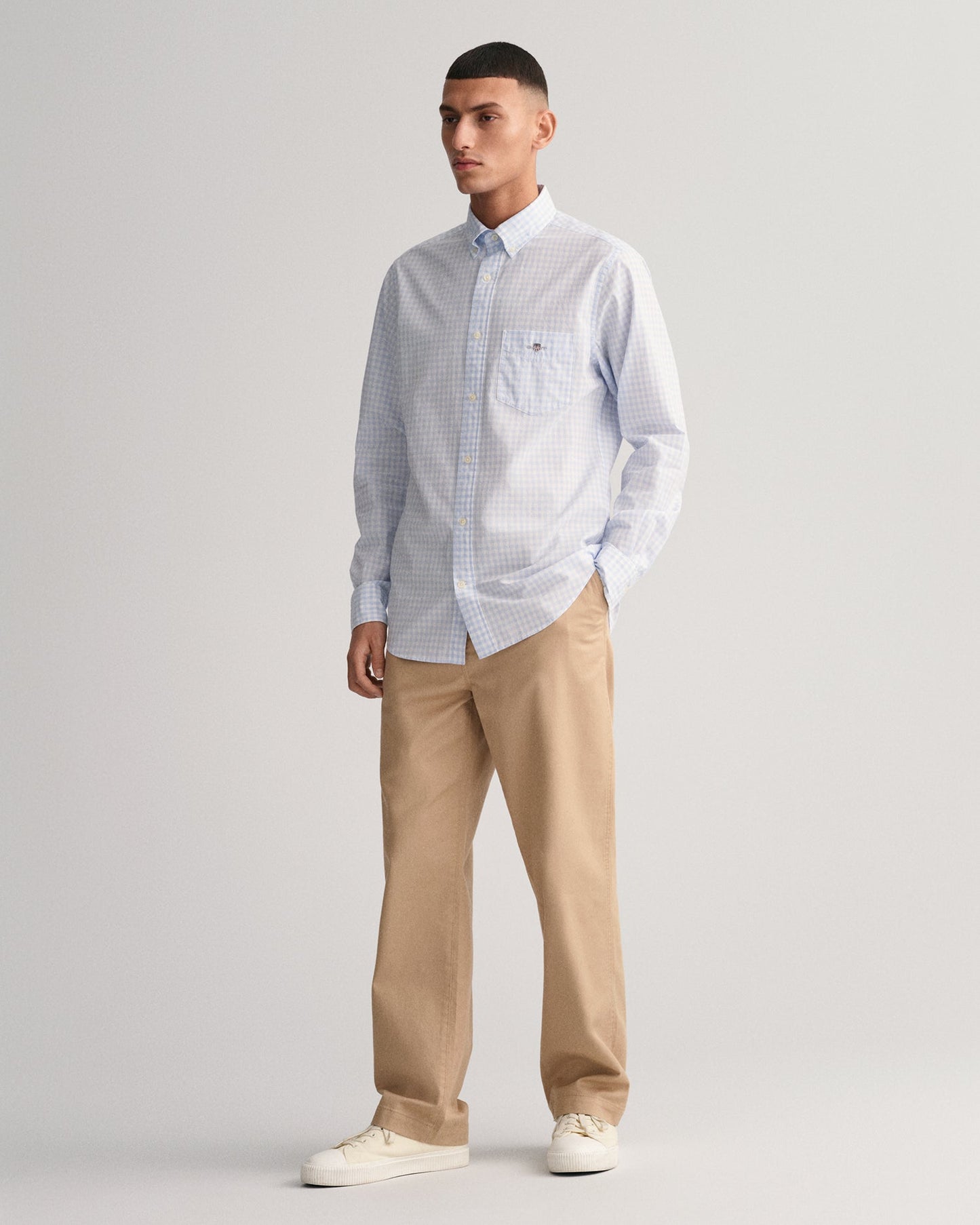 Herrenhemd aus Gingham-Popeline in normaler Passform – HELLBLAU 