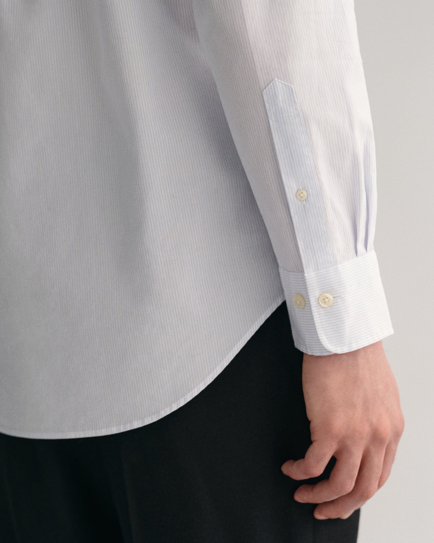 Herren-Popelinehemd mit Banker-Streifen in normaler Passform – HELLBLAU 