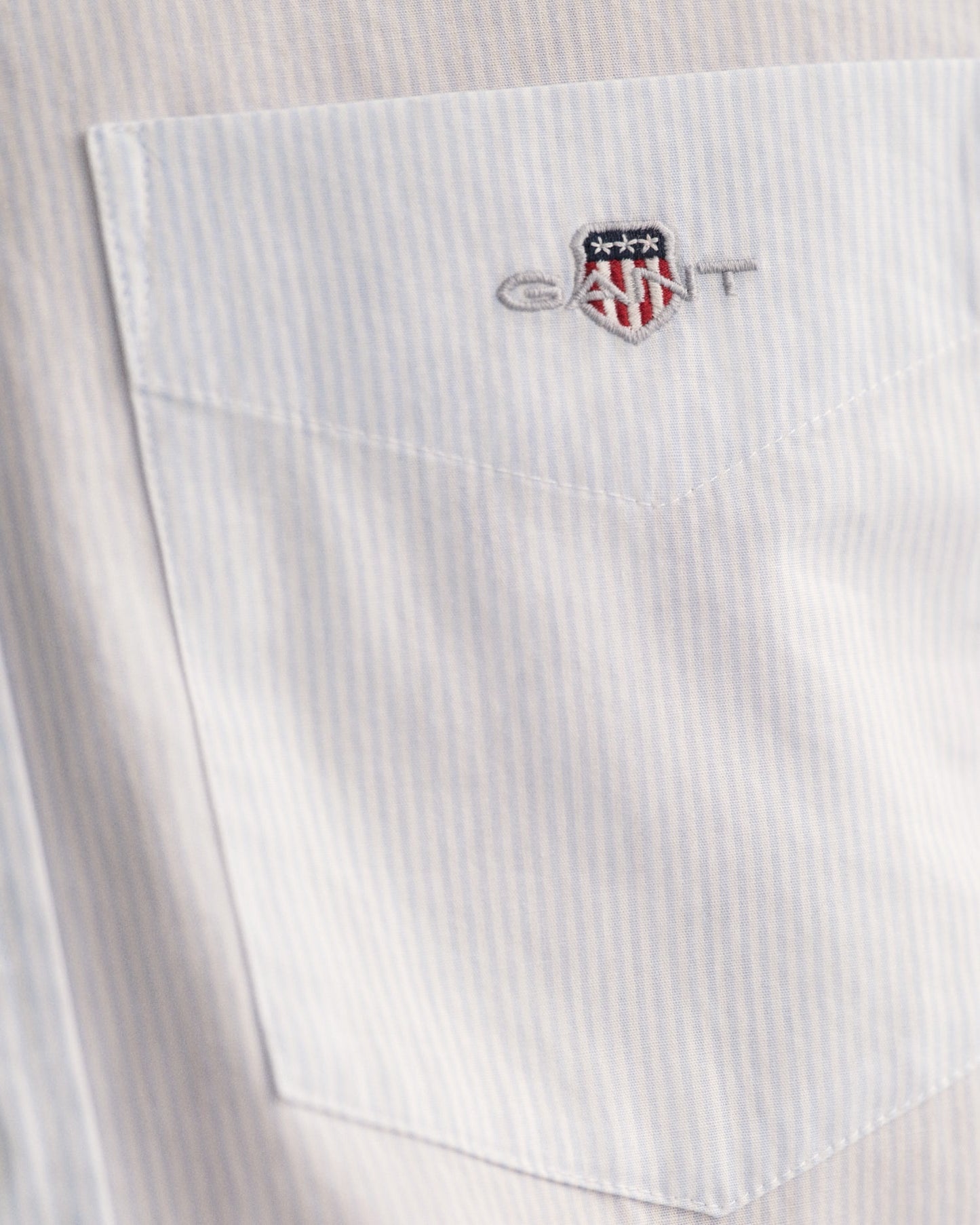 Herren-Popelinehemd mit Banker-Streifen in normaler Passform – HELLBLAU 