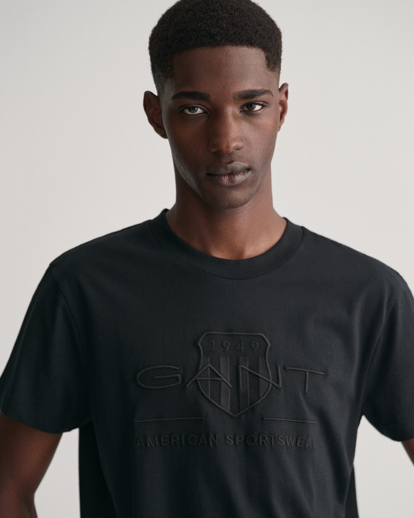 T-shirt Tonal Shield pour homme - NOIR 