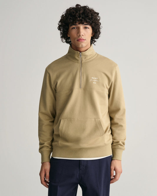 Herren-Sweatshirt mit Script-Grafik und halbem Reißverschluss – GETROCKNETES KHAKI