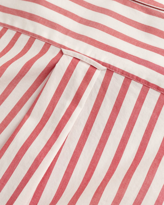 Herren-Popelinehemd mit breiten Streifen in normaler Passform – Rubinrot 