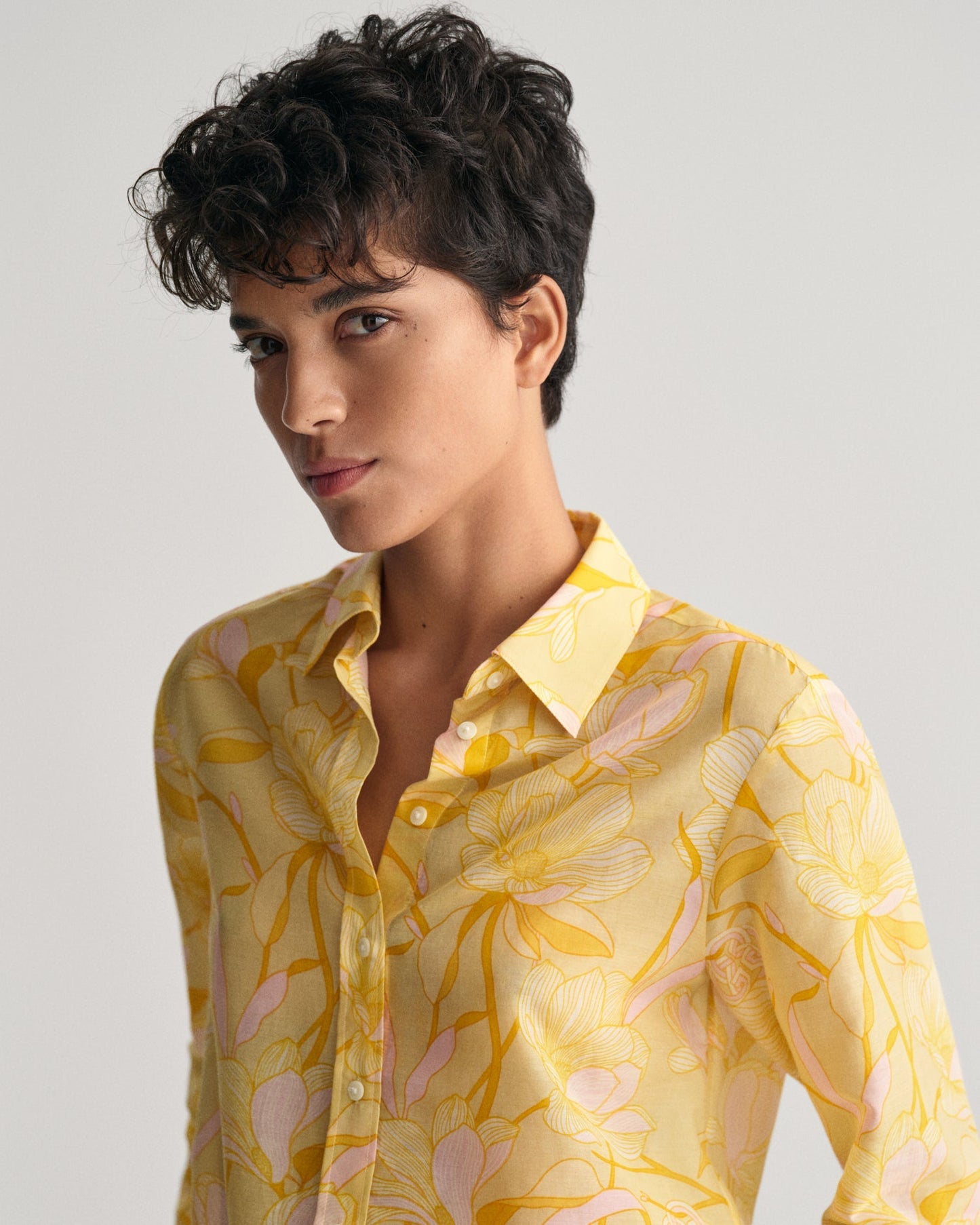 Chemise femme coupe classique en coton et soie à imprimé magnolia - Jaune poudré 