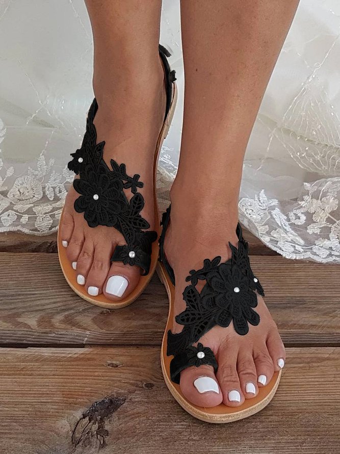 Bohemian Style Flower Flip-Toe Flat Beach Sandals