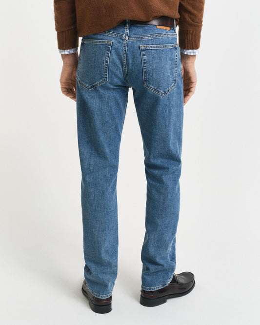 Regular Fit Clean Wash Jeans